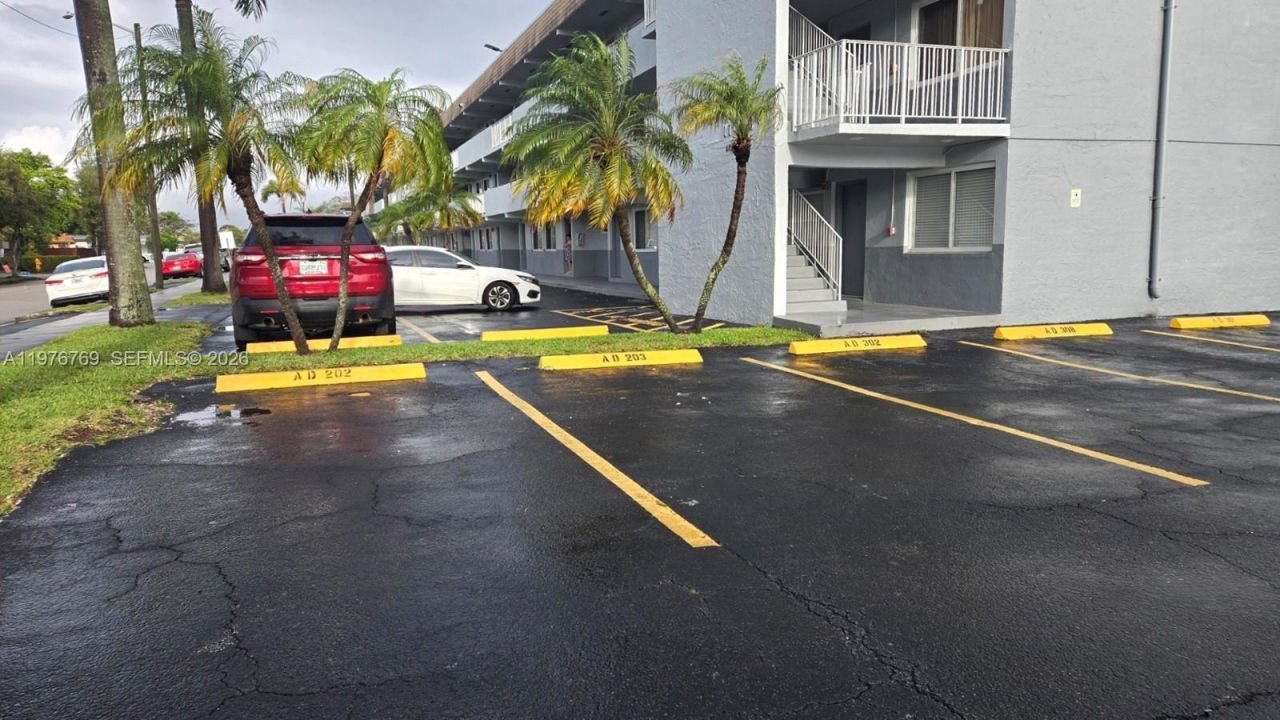 11005 SW 1st St, Unit 203, Sweetwater, FL 33174 Photo