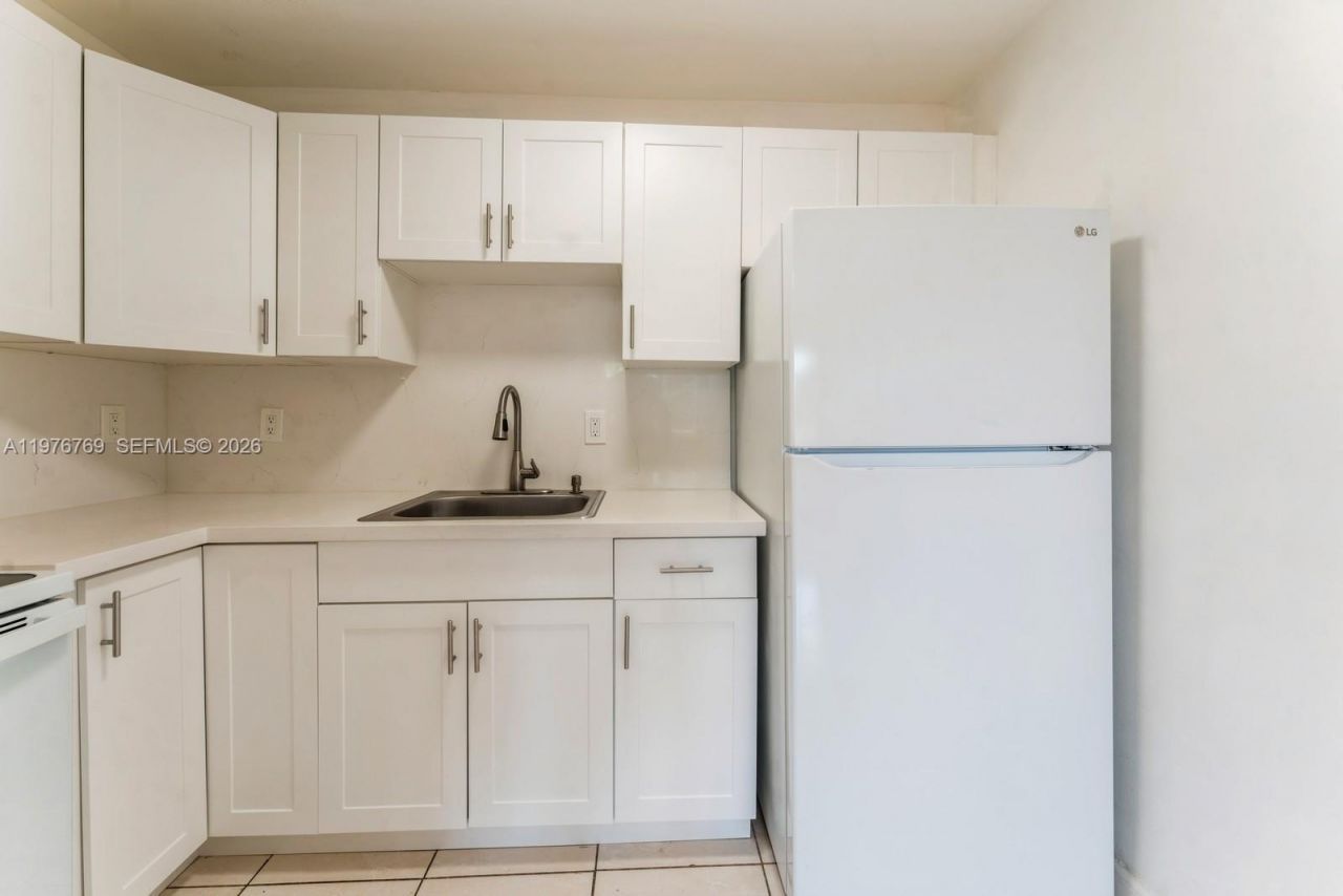 11005 SW 1st St, Unit 203, Sweetwater, FL 33174 Photo