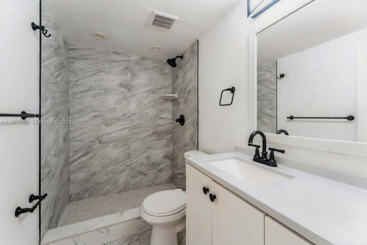 11005 SW 1st St , Unit 203, Sweetwater, FL 33174 Photo