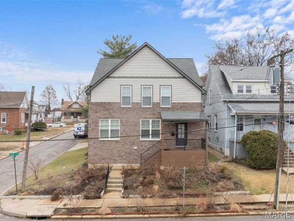 2620 Lyle Avenue, Maplewood, MO 63143