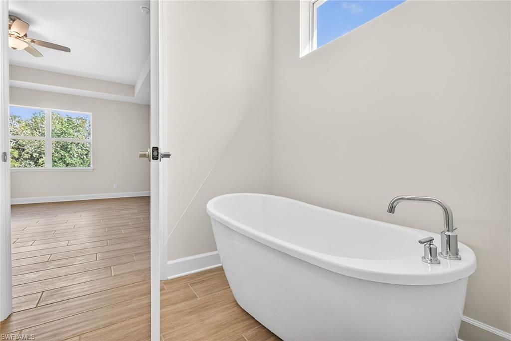 303 SE 1st Pl, Cape Coral, FL 33990 Photo