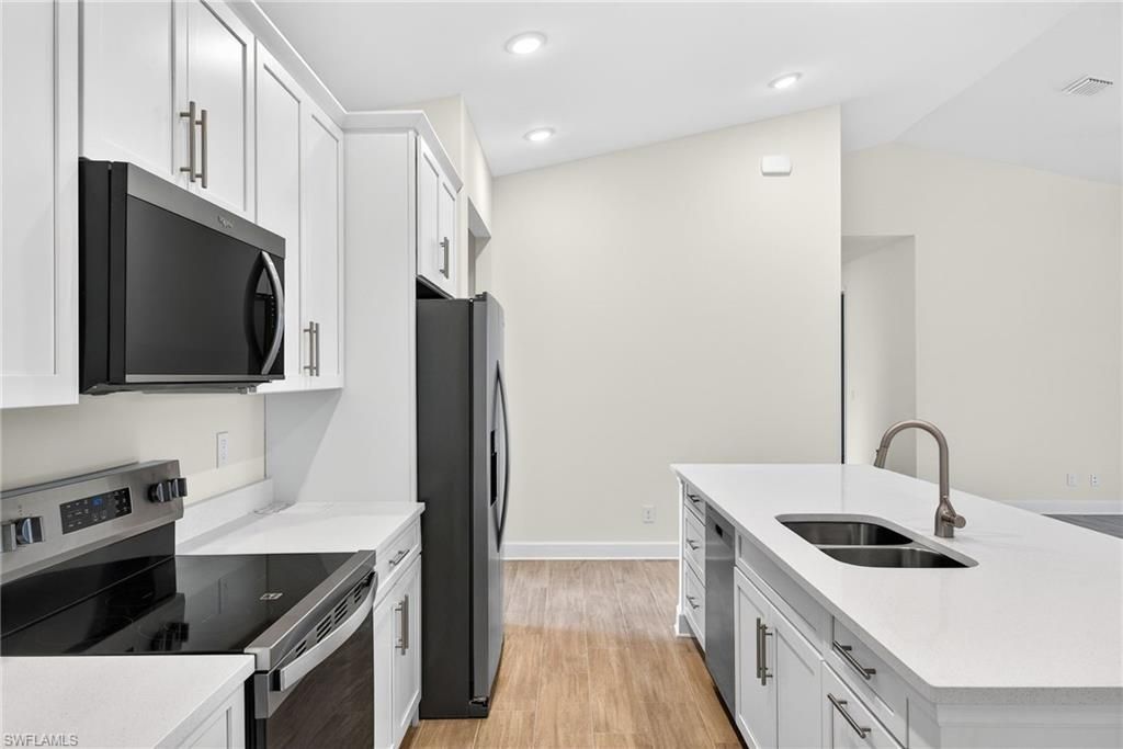 303 SE 1st Pl, Cape Coral, FL 33990 Photo