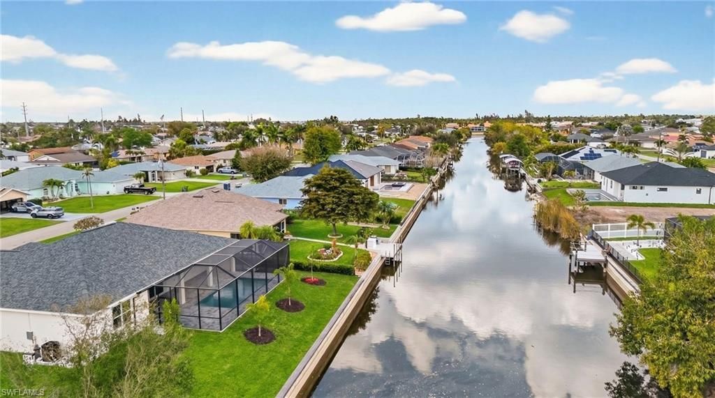 303 SE 1st Pl, Cape Coral, FL 33990 Photo