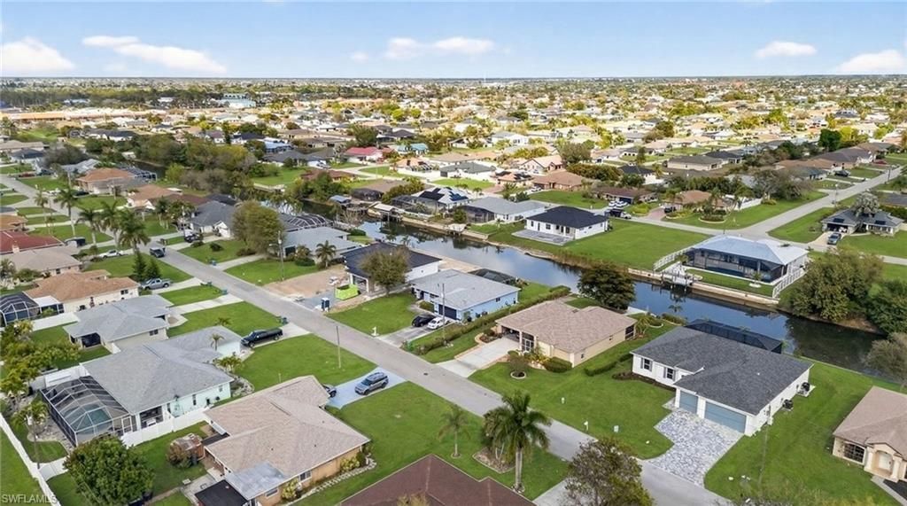 303 SE 1st Pl, Cape Coral, FL 33990 Photo