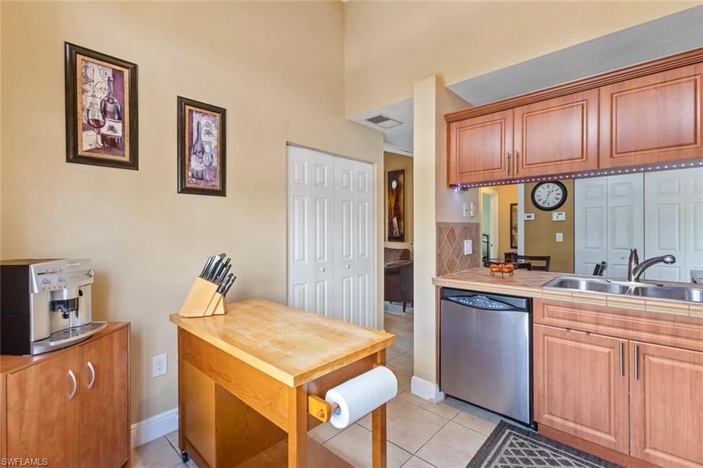3405 Winkler Ave, Unit 204, Fort Myers, FL 33916 Photo