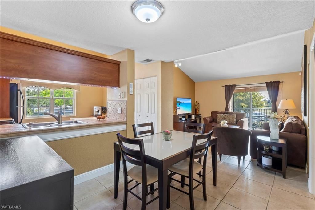 3405 Winkler Ave, Unit 204, Fort Myers, FL 33916 Photo