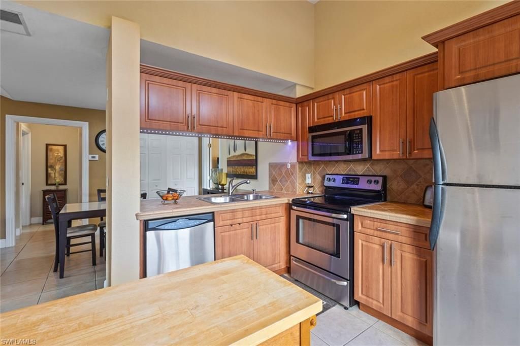 3405 Winkler Ave, Unit 204, Fort Myers, FL 33916 Photo