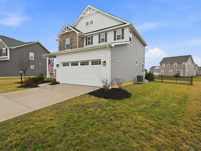 207 Haughton Lane, Lewis Center, OH 43035 Photo 2