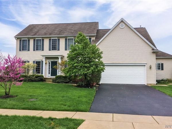 394 N Rockingham Way, Amherst, NY 14221
