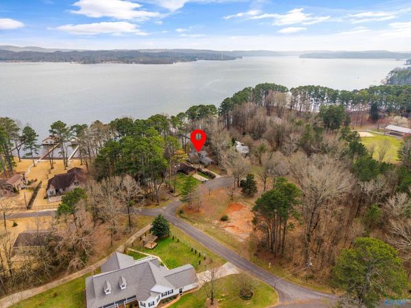 29 Lake Breeze, Guntersville, AL 35976
