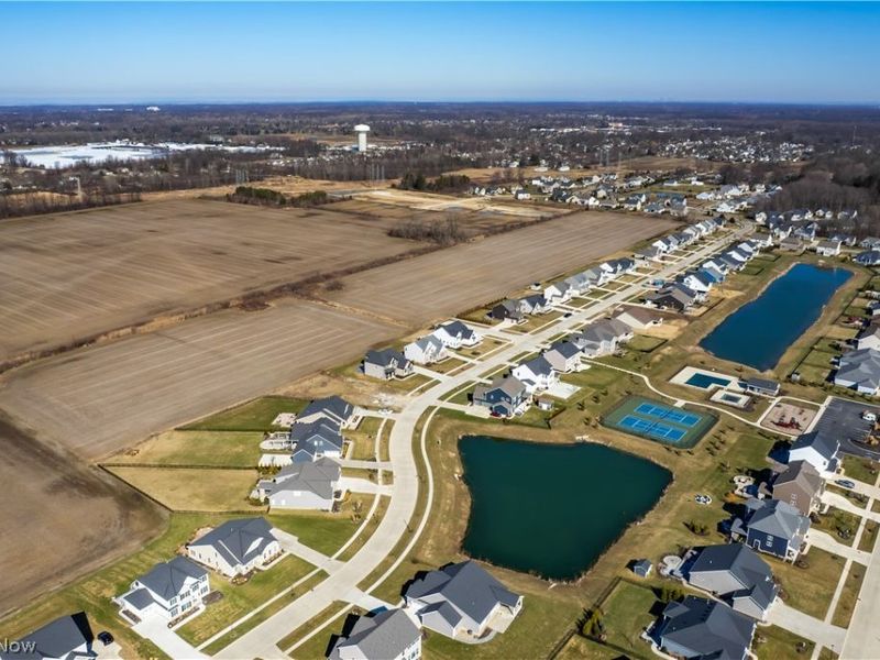 36626 West Shore Pkwy, North Ridgeville, OH 44039 Photo 4