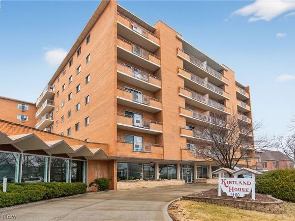 1480 Warren Road , Unit 708, Lakewood, OH 44107