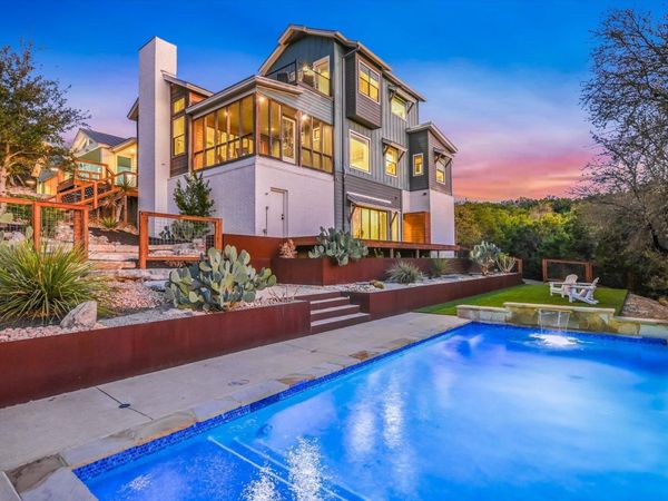 211 Ronay DR, Spicewood, TX 78669