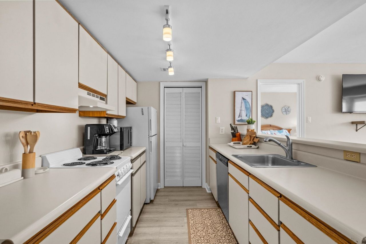 5905 South Kings Hwy.  Photo 12