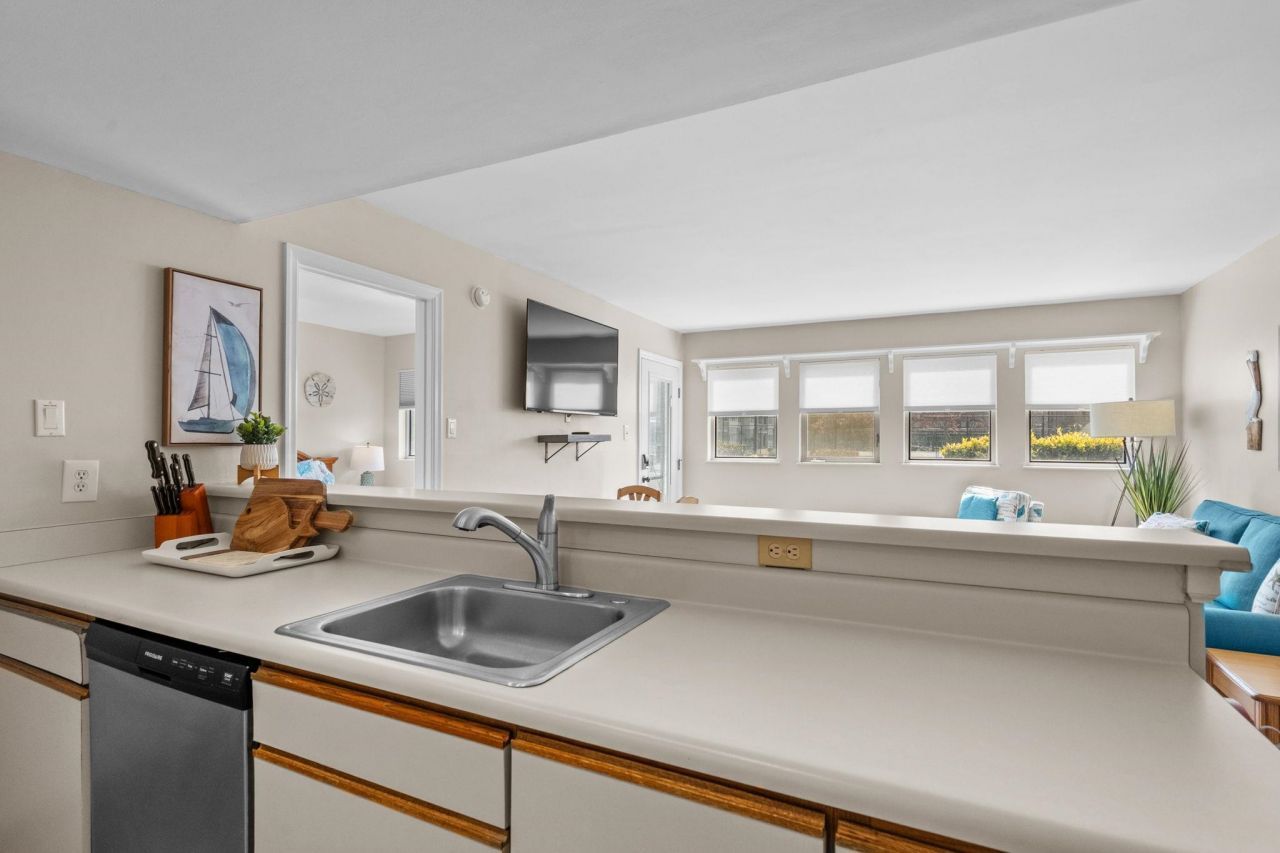 5905 South Kings Hwy.  Photo 16