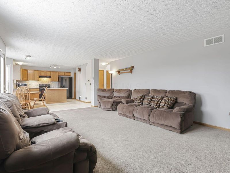 9190 Prestwick Green Drive, Columbus, OH 43240 Photo 18