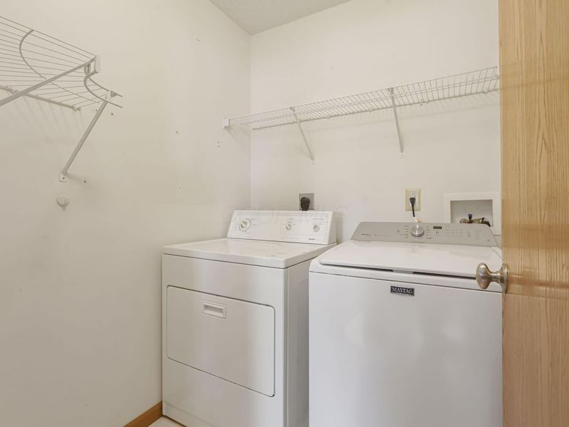 9190 Prestwick Green Drive, Columbus, OH 43240 Photo 33