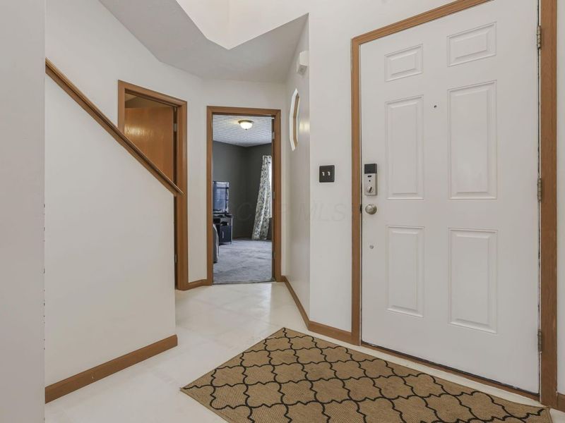 9190 Prestwick Green Drive, Columbus, OH 43240 Photo 6