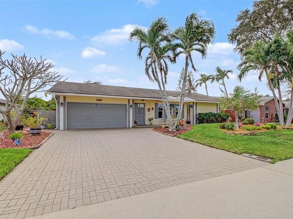 2694 SW 14th Dr , Deerfield Beach, FL 33442
