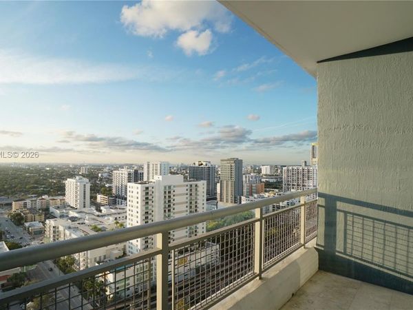 60 SW 13th St, Unit 2215, Miami, FL 33130