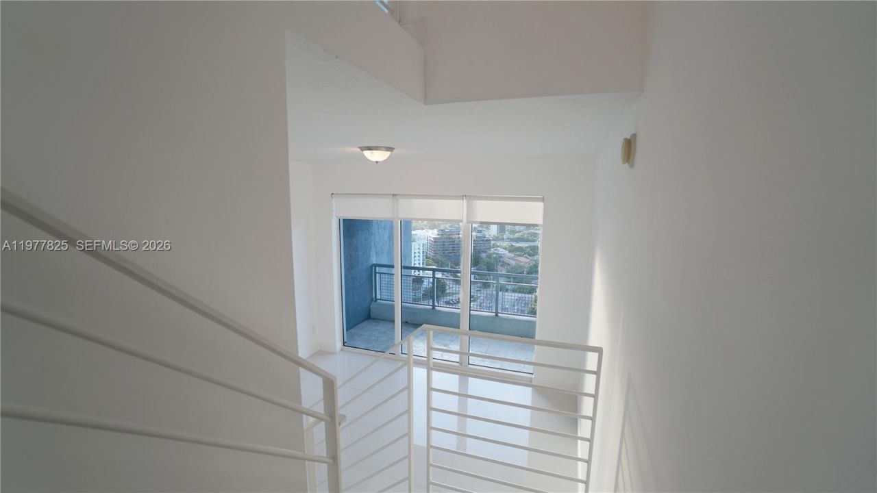 60 SW 13th St, Unit 2215, Miami, FL 33130 Photo