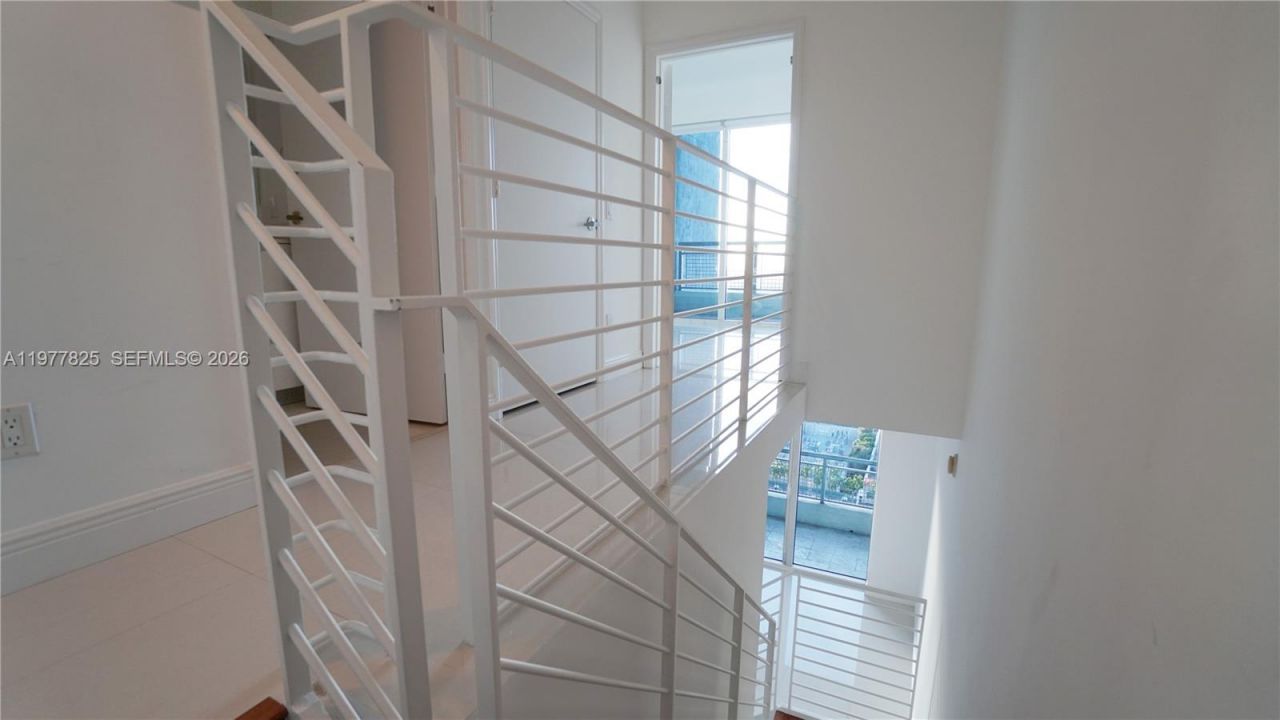60 SW 13th St, Unit 2215, Miami, FL 33130 Photo