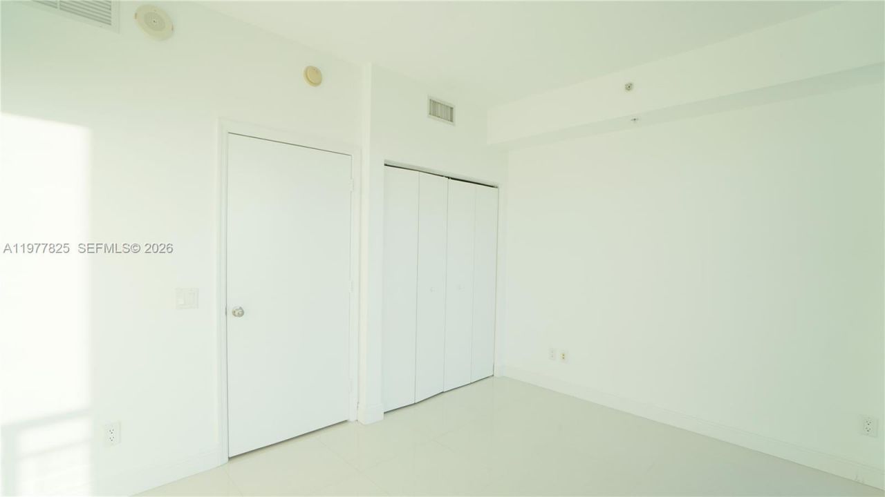 60 SW 13th St, Unit 2215, Miami, FL 33130 Photo