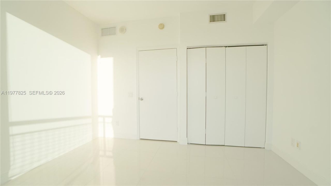 60 SW 13th St, Unit 2215, Miami, FL 33130 Photo
