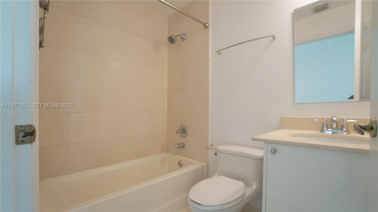 60 SW 13th St, Unit 2215, Miami, FL 33130 Photo
