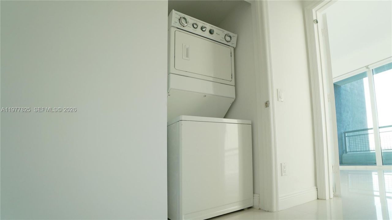 60 SW 13th St, Unit 2215, Miami, FL 33130 Photo