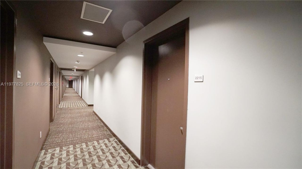 60 SW 13th St, Unit 2215, Miami, FL 33130 Photo