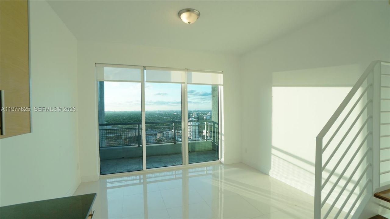60 SW 13th St, Unit 2215, Miami, FL 33130 Photo