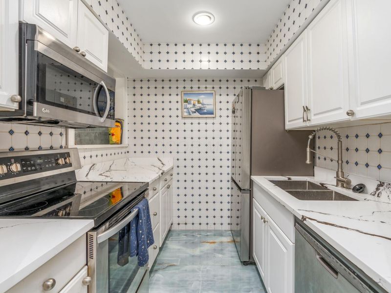 1407 Lake Shore Drive, Unit 139, Columbus, OH 43204 Photo 19