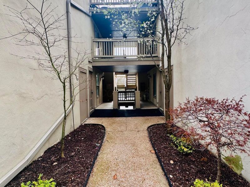 1407 Lake Shore Drive, Unit 139, Columbus, OH 43204 Photo 9
