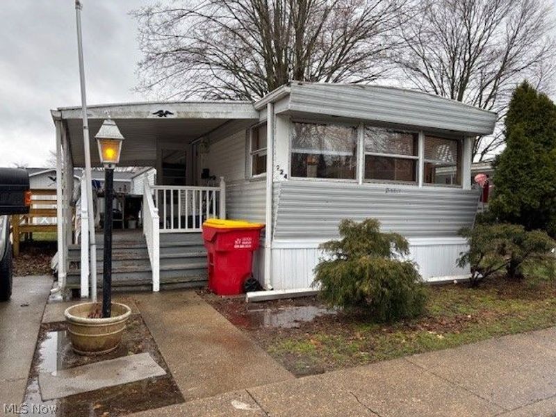 224 SE Windchaser Lane, New Philadelphia, OH 44663 Photo 1