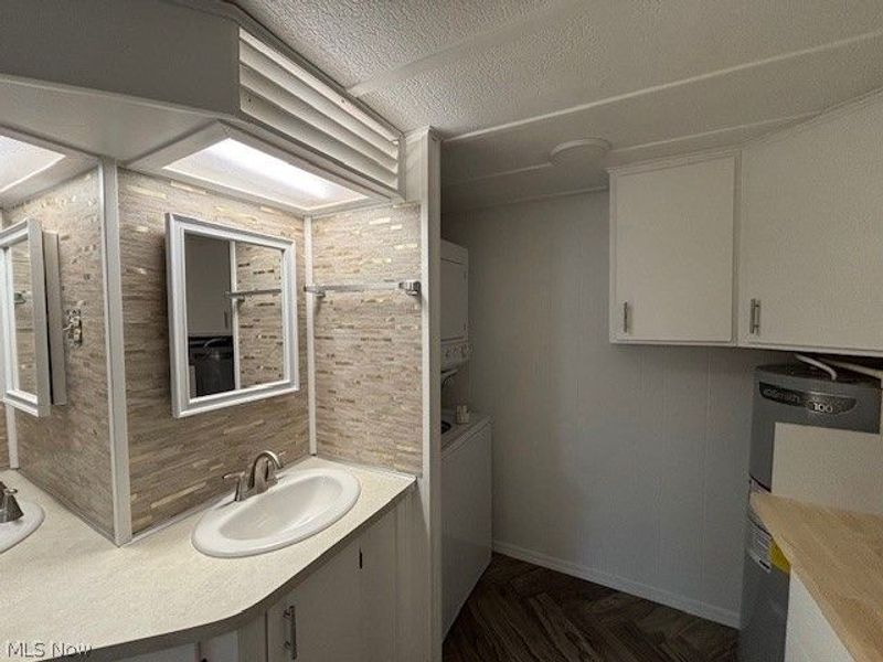 224 SE Windchaser Lane, New Philadelphia, OH 44663 Photo 9