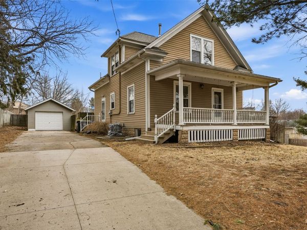 120 Washington Park Road , Iowa City, IA 52245