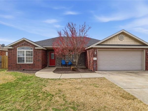 677 Olivia Lane , Centerton, AR 72719