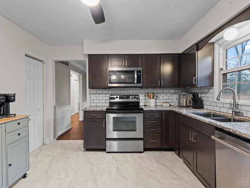 1954 Heidelberg Drive, Loveland, OH 45140 Photo 9