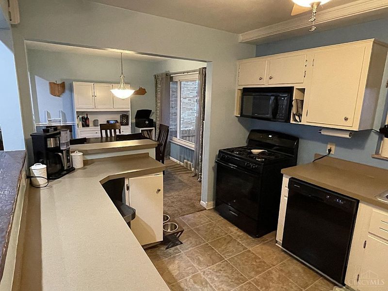 5647 North Glen Road, Green Township, OH 45248 Photo 8