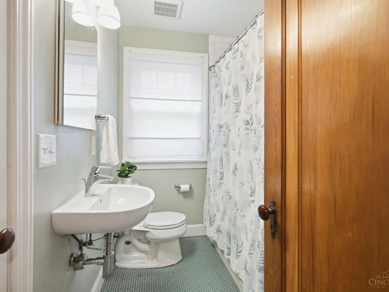 3327 De Forest Drive, Cincinnati, OH 45209 Photo 18