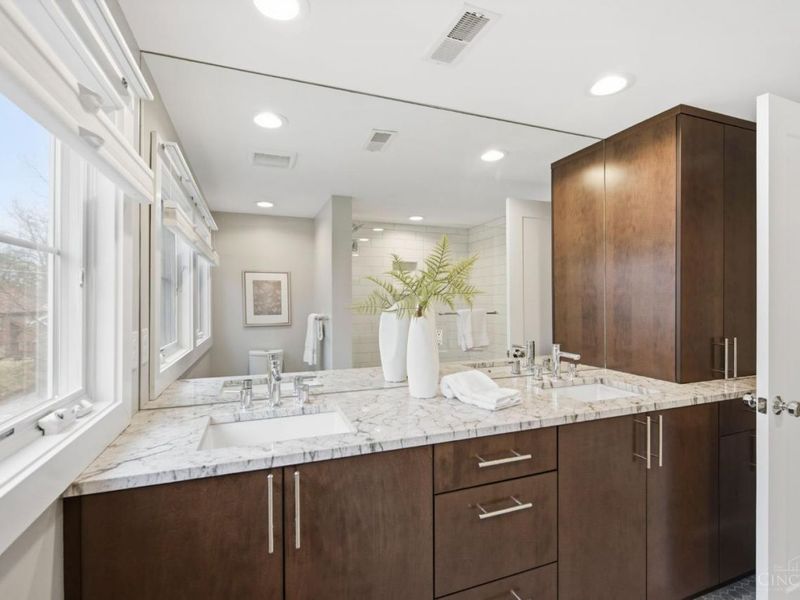 3327 De Forest Drive, Cincinnati, OH 45209 Photo 32