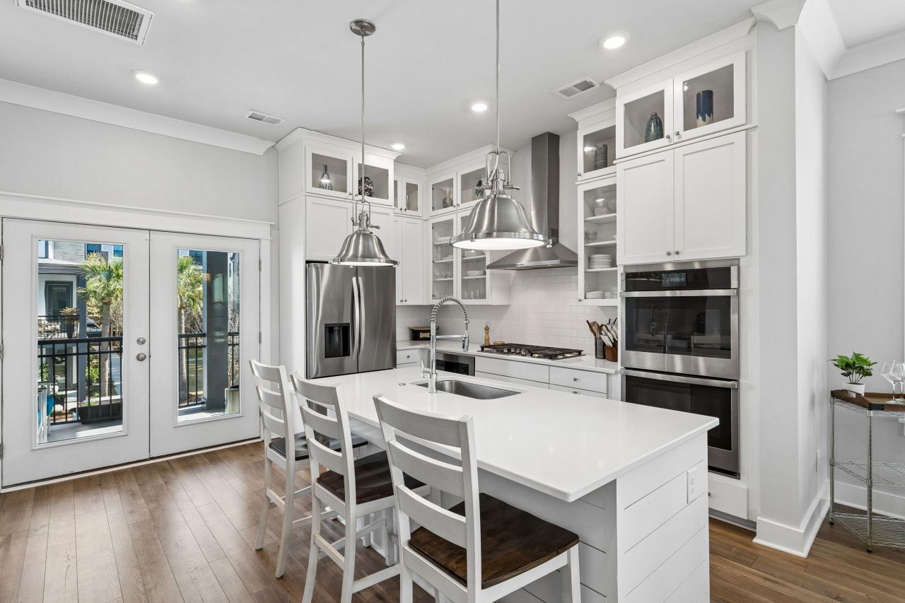 1570 Hancock Street Photo 14