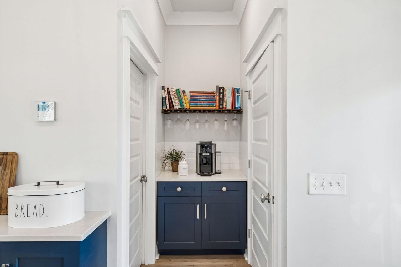 1570 Hancock Street Photo 21