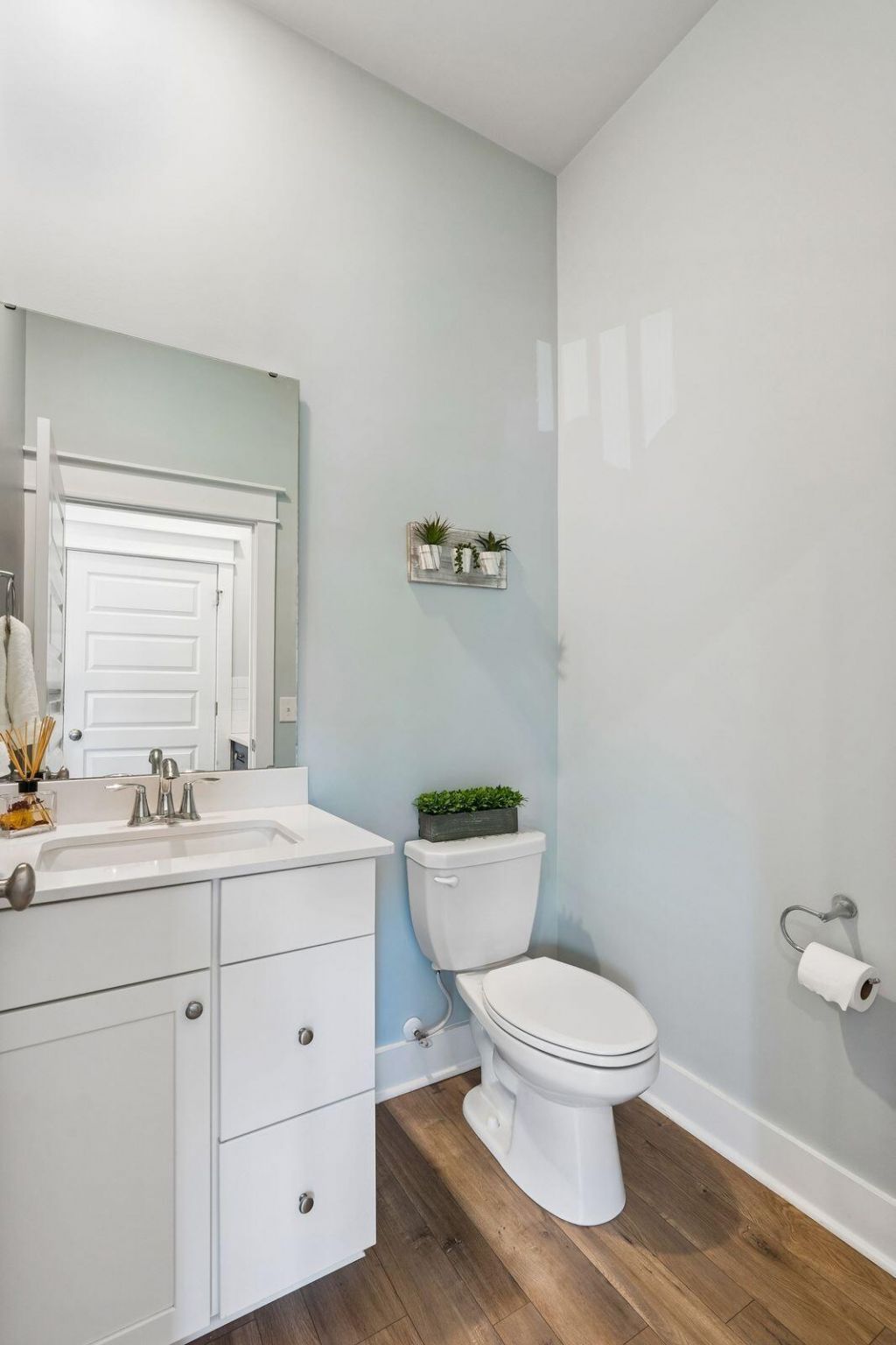 1570 Hancock Street Photo 22