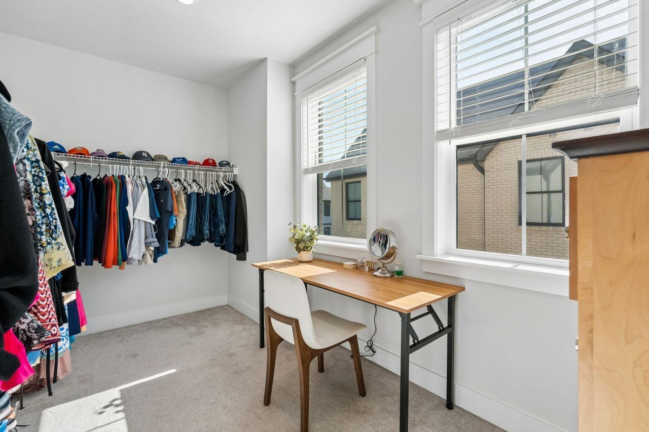 1570 Hancock Street Photo 30