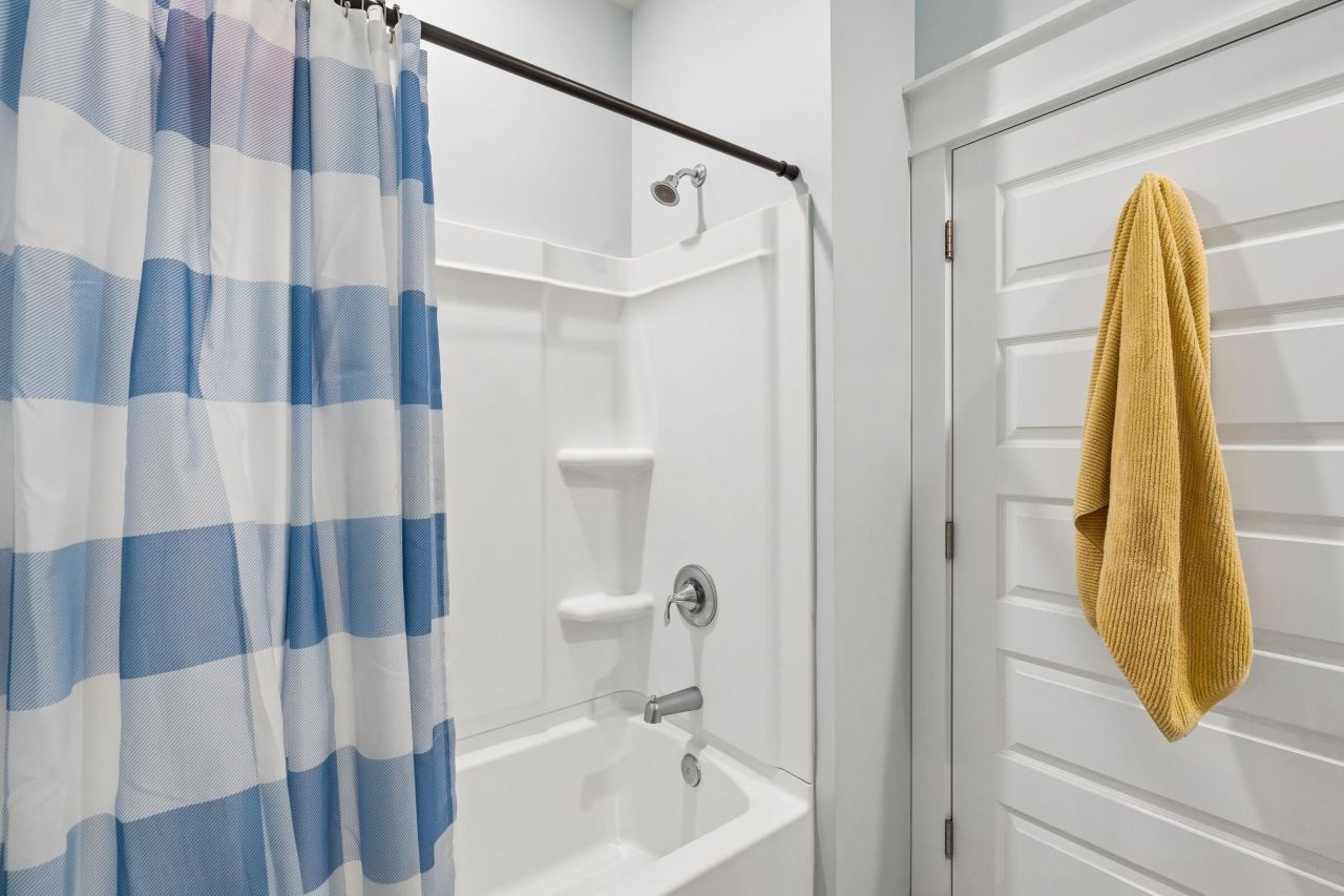 1570 Hancock Street Photo 34