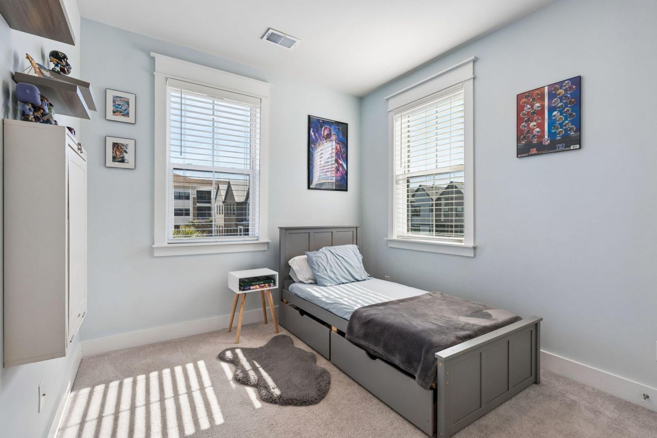 1570 Hancock Street Photo 35