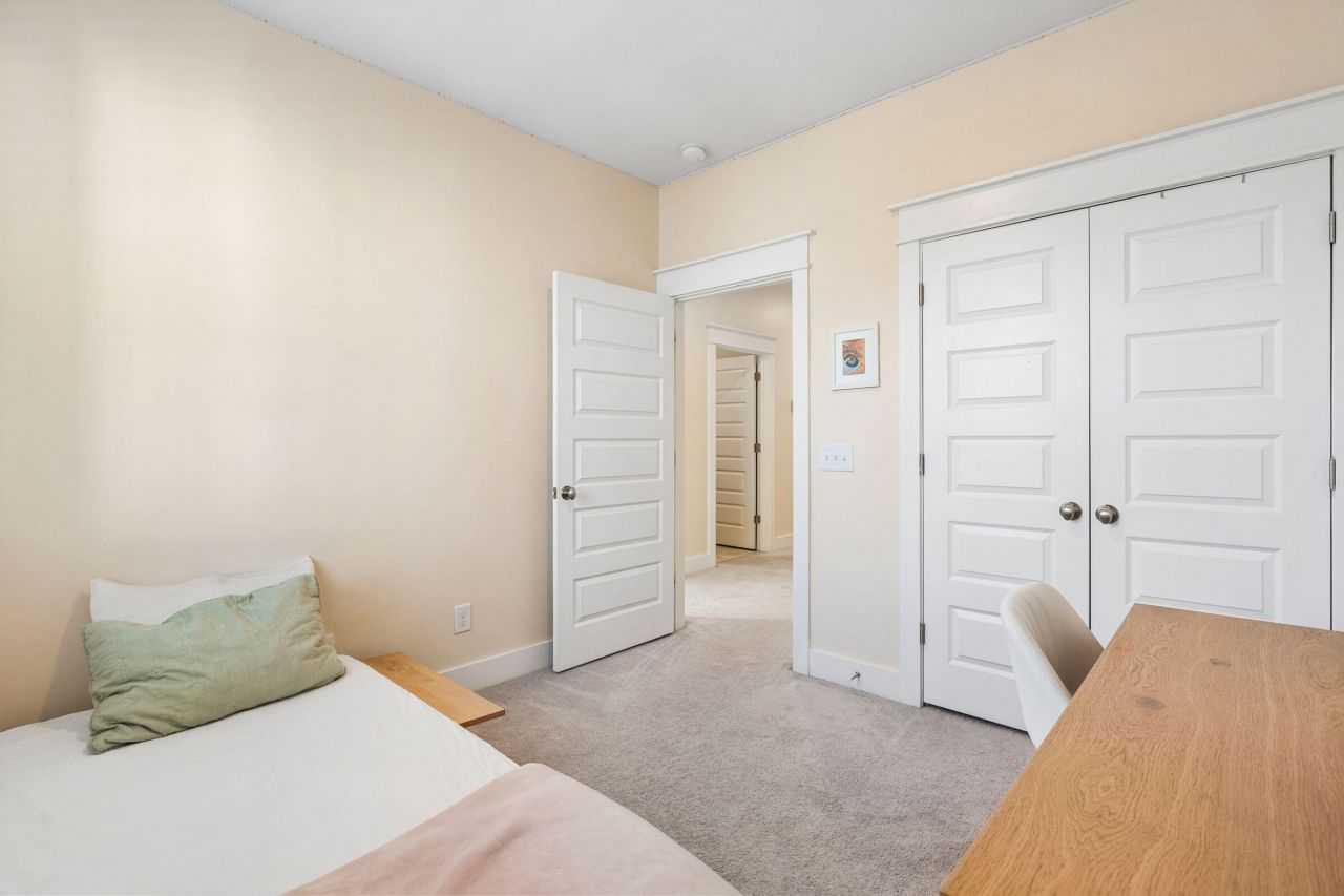 1570 Hancock Street Photo 38