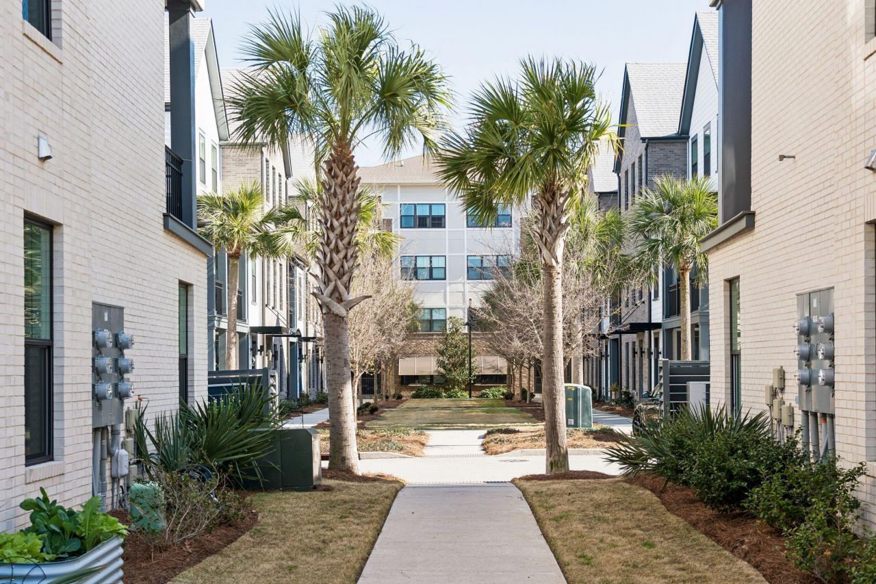 1570 Hancock Street Photo 41